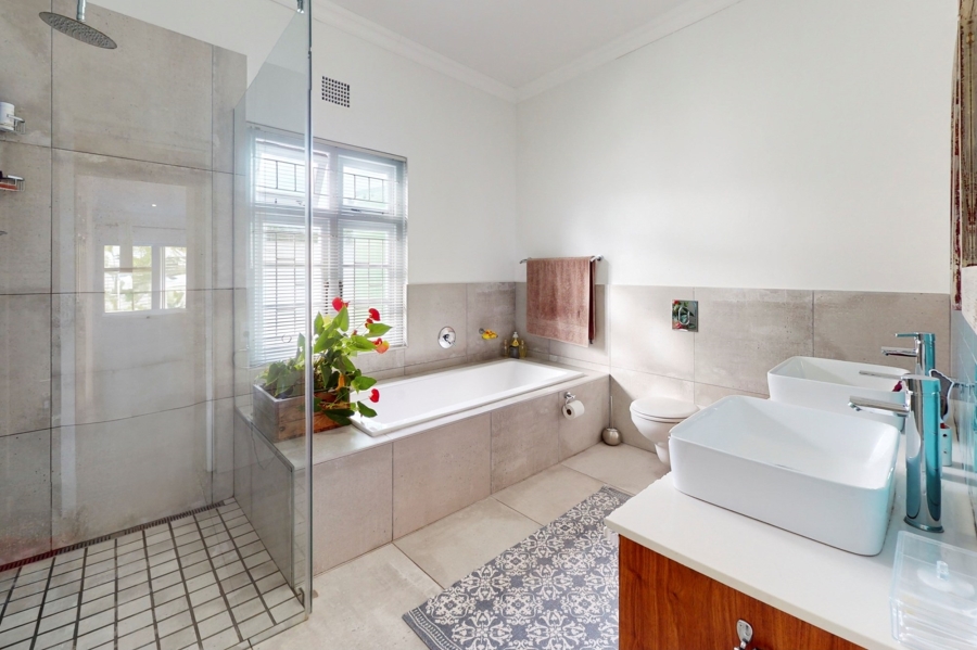 4 Bedroom Property for Sale in Middedorp Western Cape
